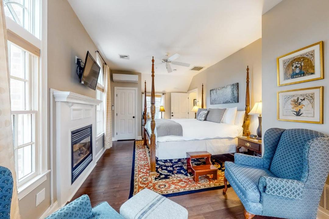 Photo of Livingroom in West Brewster