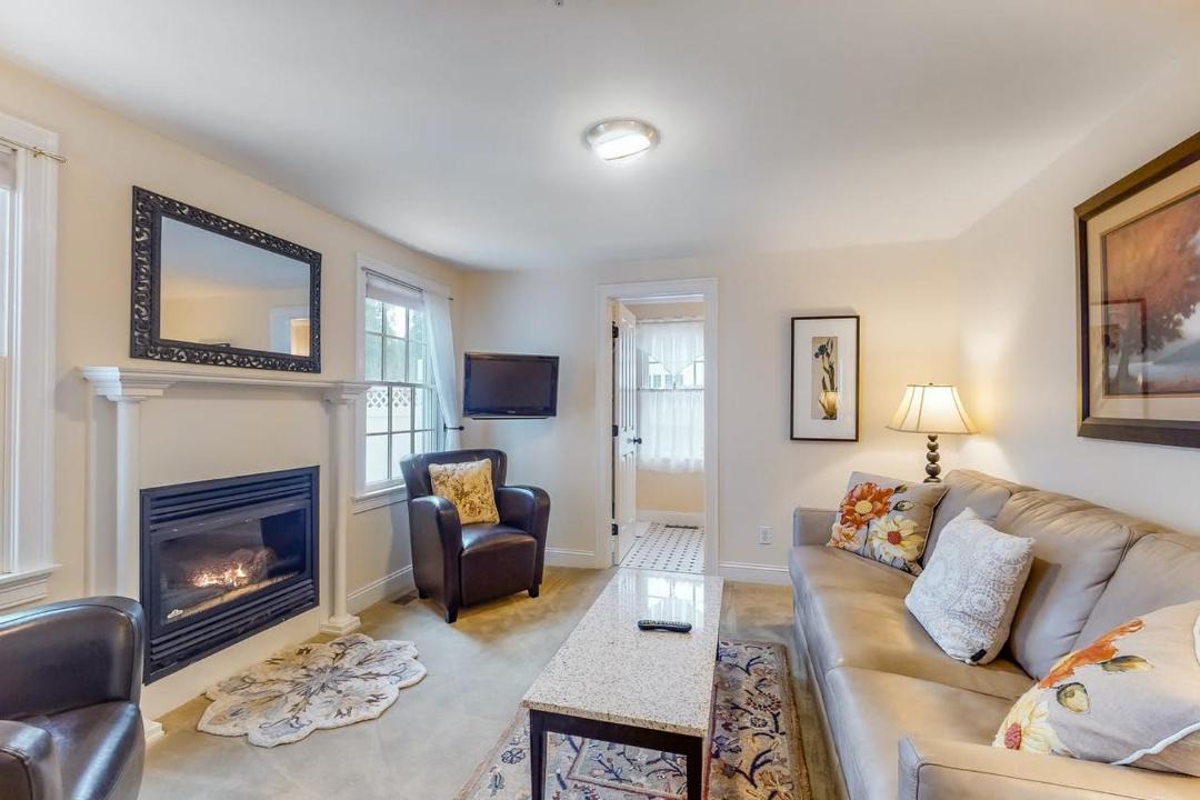 Photo of Livingroom in West Brewster