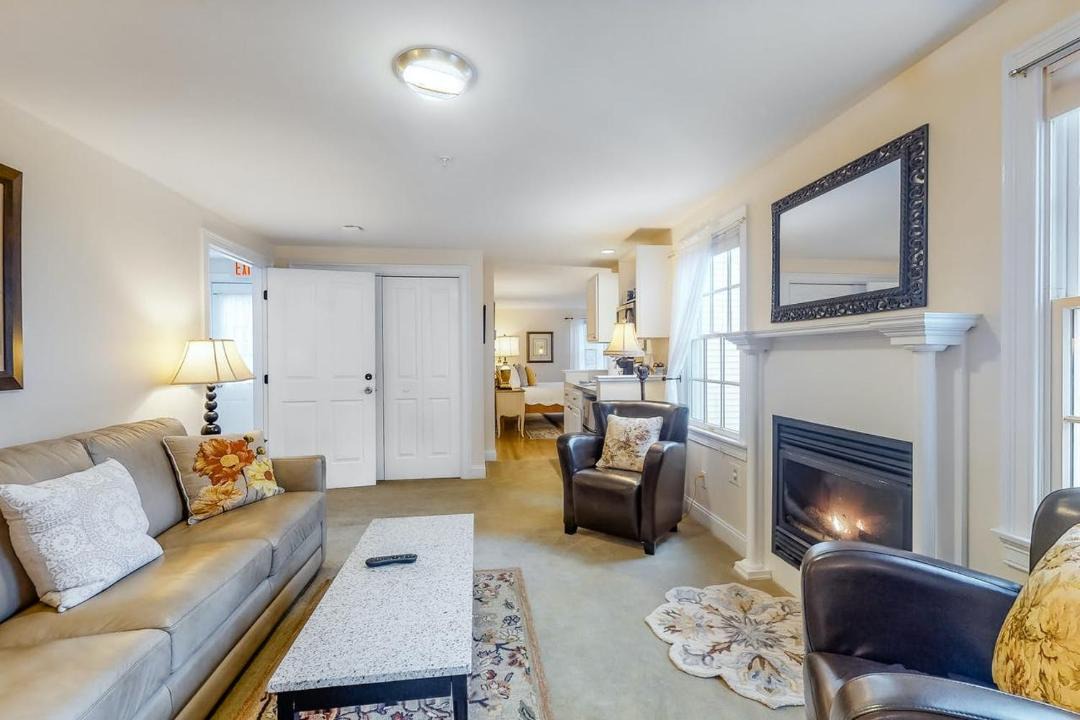 Photo of Livingroom in West Brewster