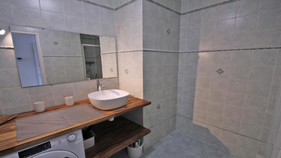 Photo of Bathroom in Sainte-Maxime City Centre