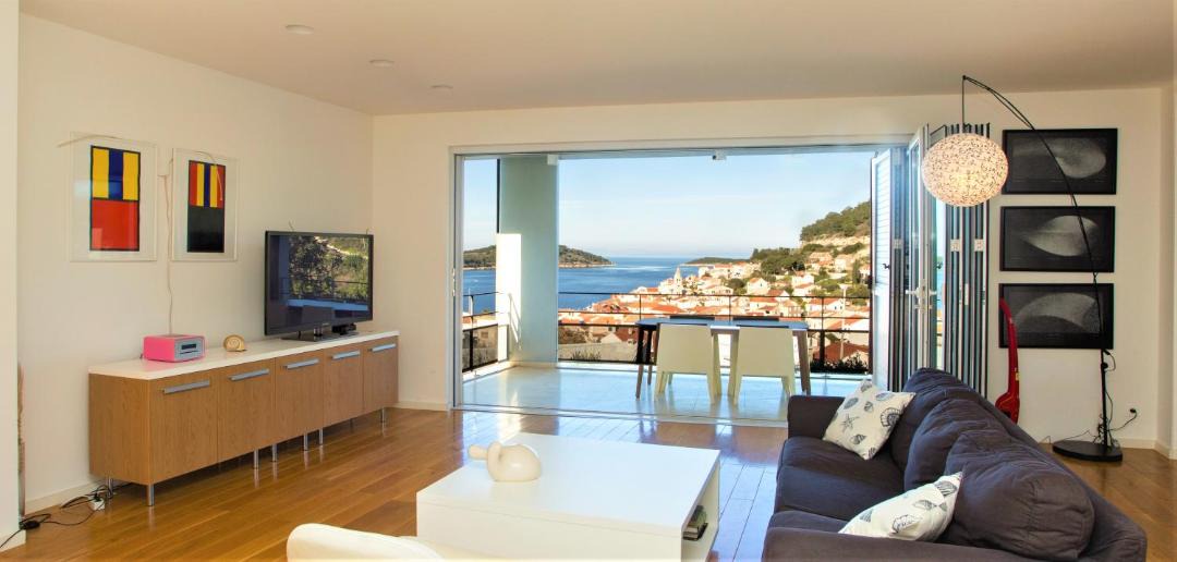 Photo of Others in Vis