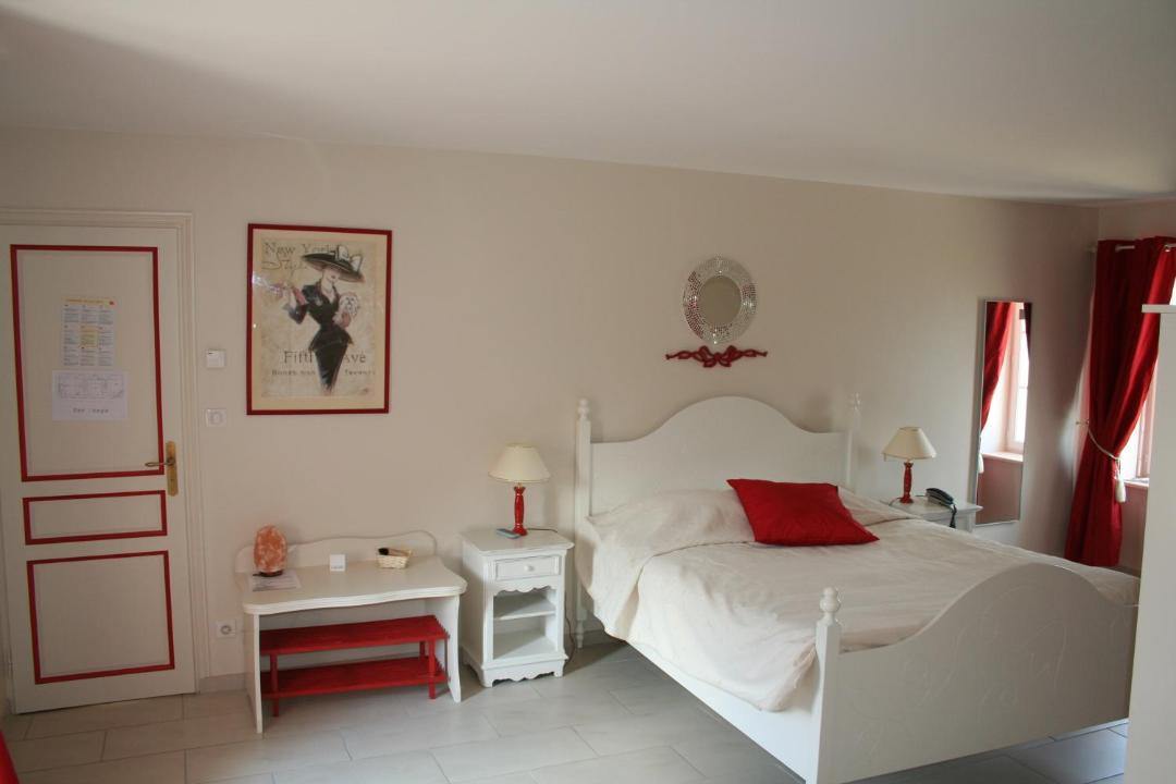 Photo of Bedroom in Surtainville