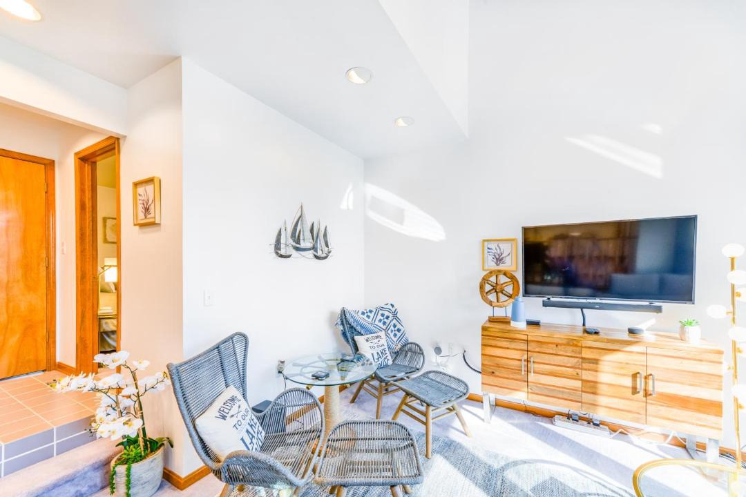 Photo of Livingroom in Lakeside Woods