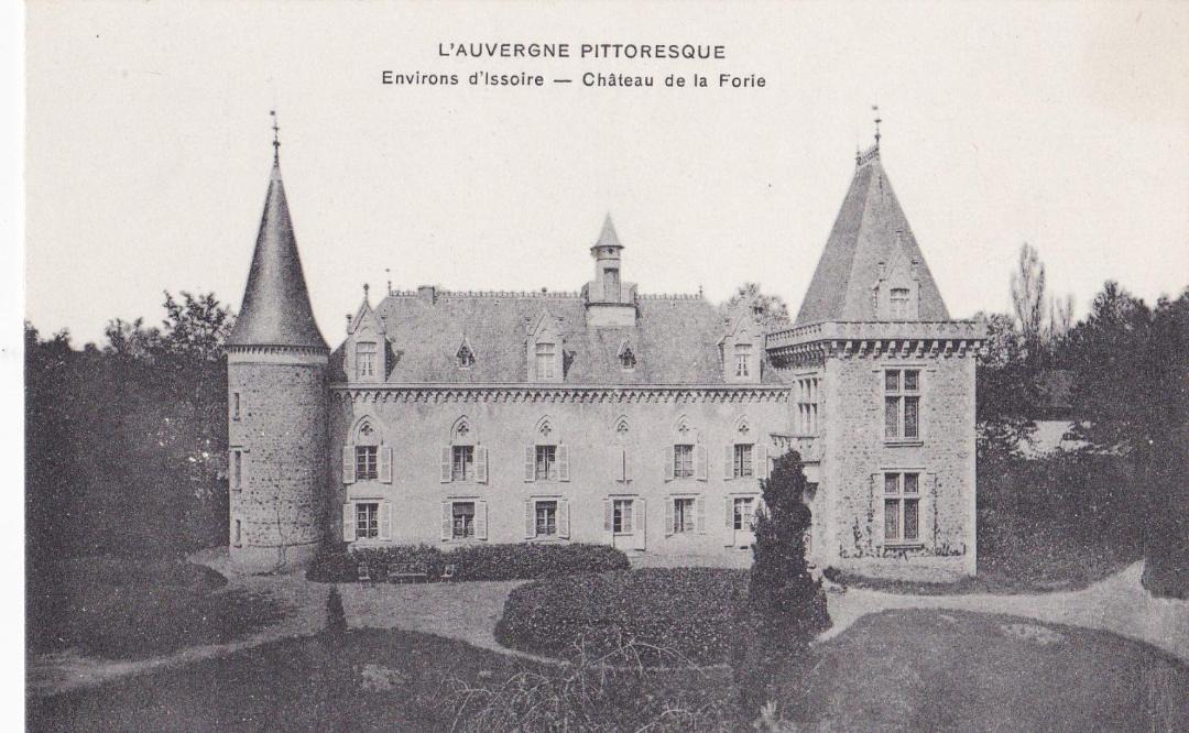 Photo of Buildings in Saint-Etienne-sur-Usson