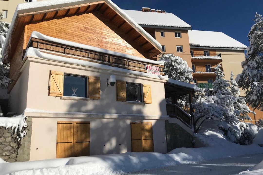 Photo of Buildings in Saint-Etienne-de-Tinee