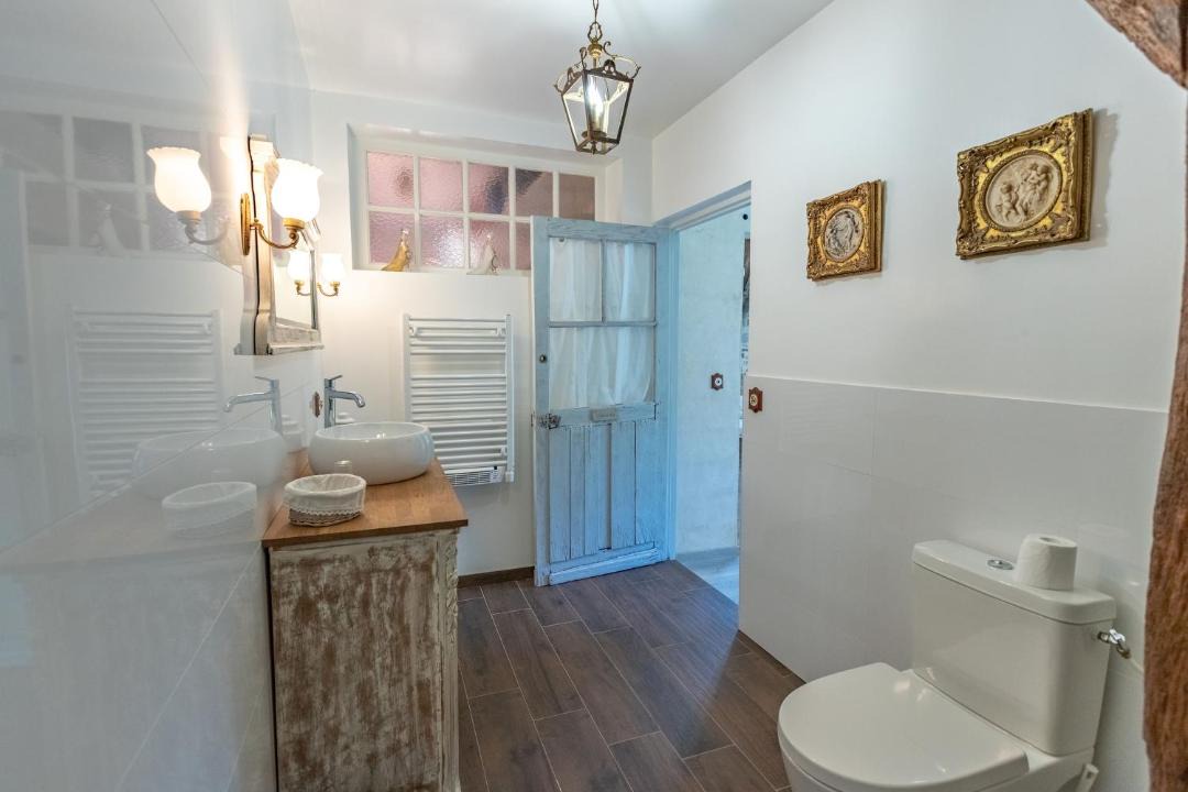 Photo of Others in Hanches