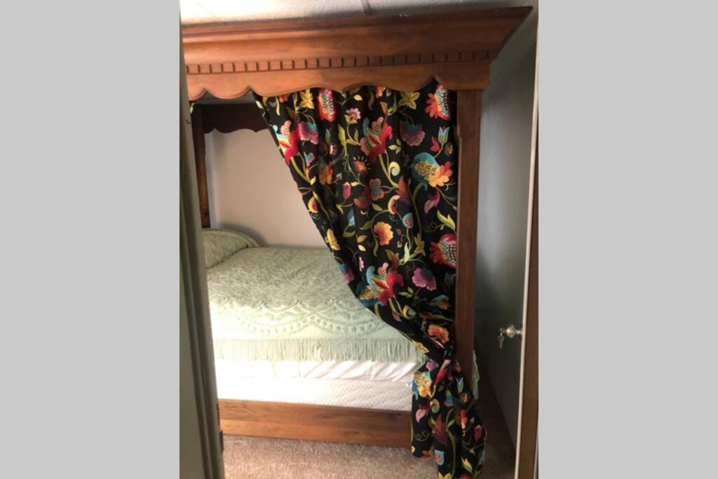 Photo of Bedroom in Warren