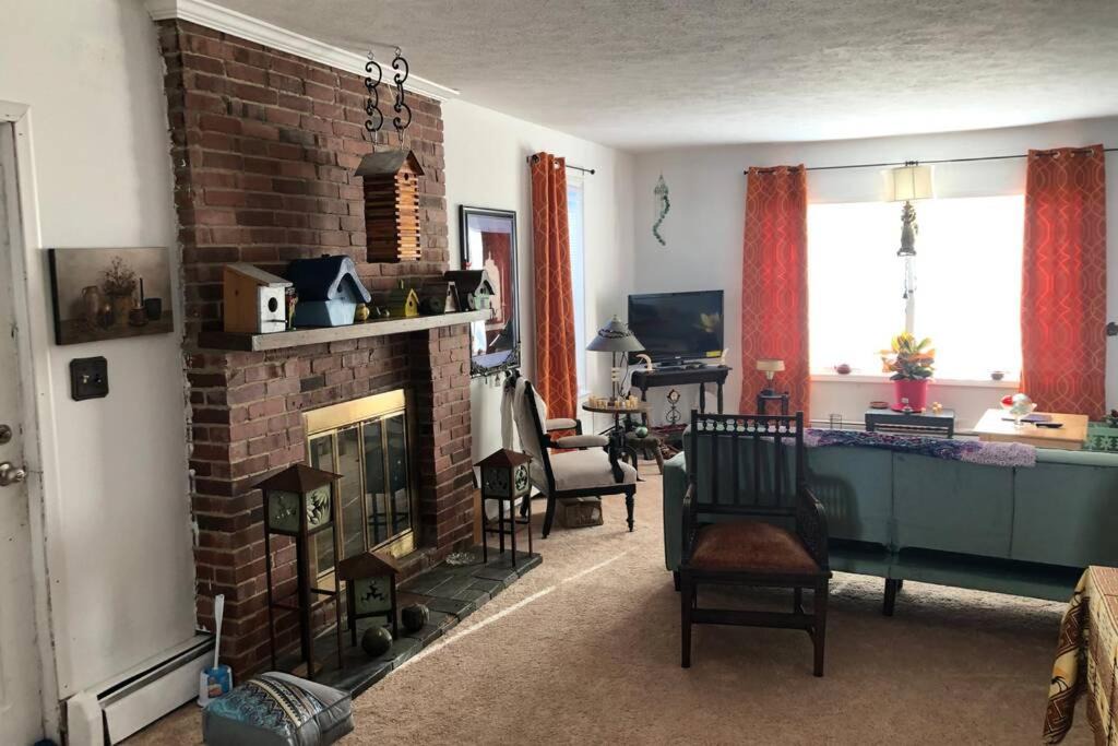 Photo of Livingroom in Warren