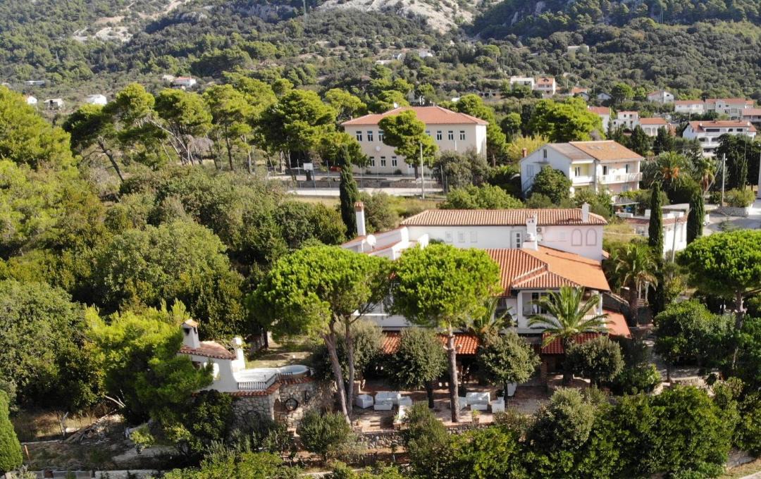 Photo of Buildings in Banjol