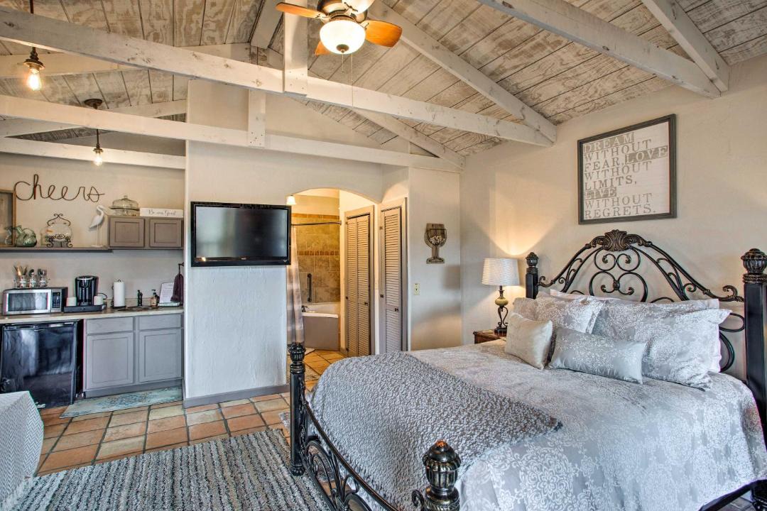 Photo of Bedroom in Pittsburg