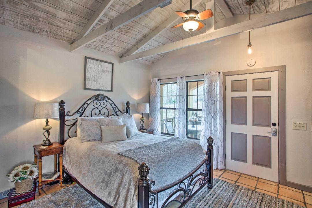 Photo of Bedroom in Pittsburg