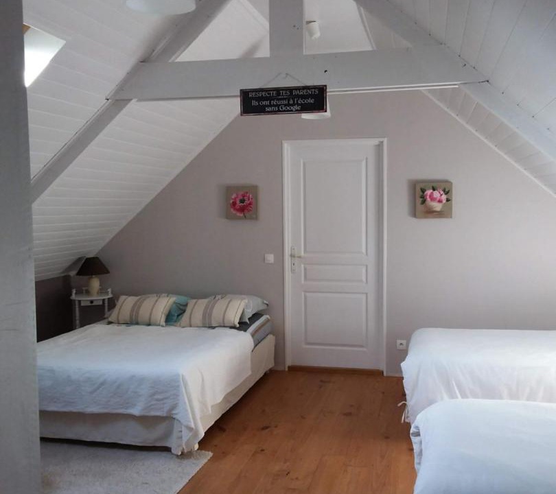 Photo of Others in Le Saint