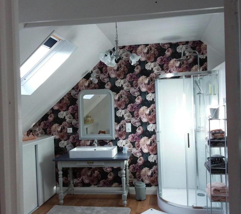 Photo of Others in Le Saint