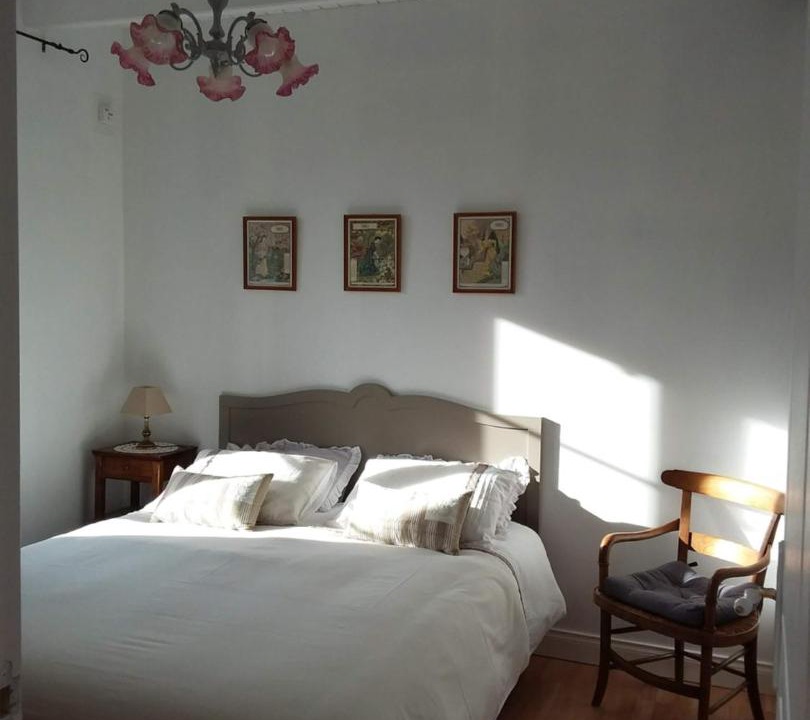 Photo of Others in Le Saint