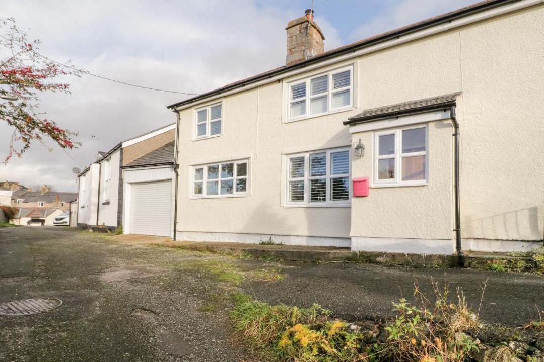 Photo of Others in Henllan