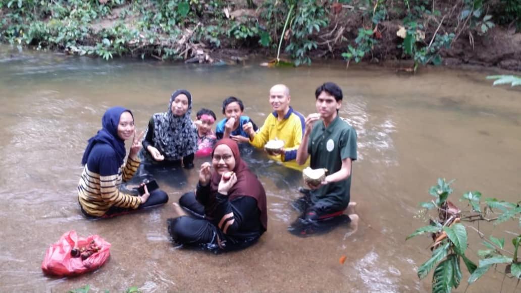 Photo of Human In Picture in Kampung Guar