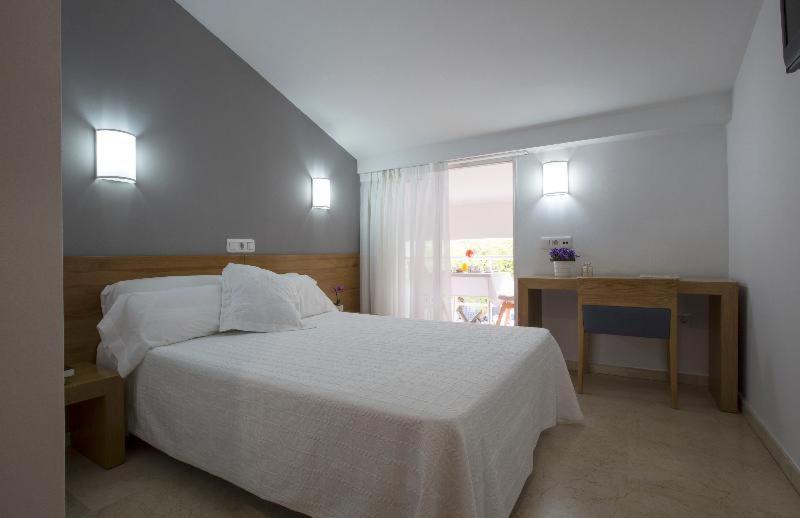 Photo of Bedroom in El Puig de Santa Maria