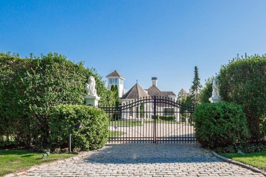 Photo of Others in Village of Southampton