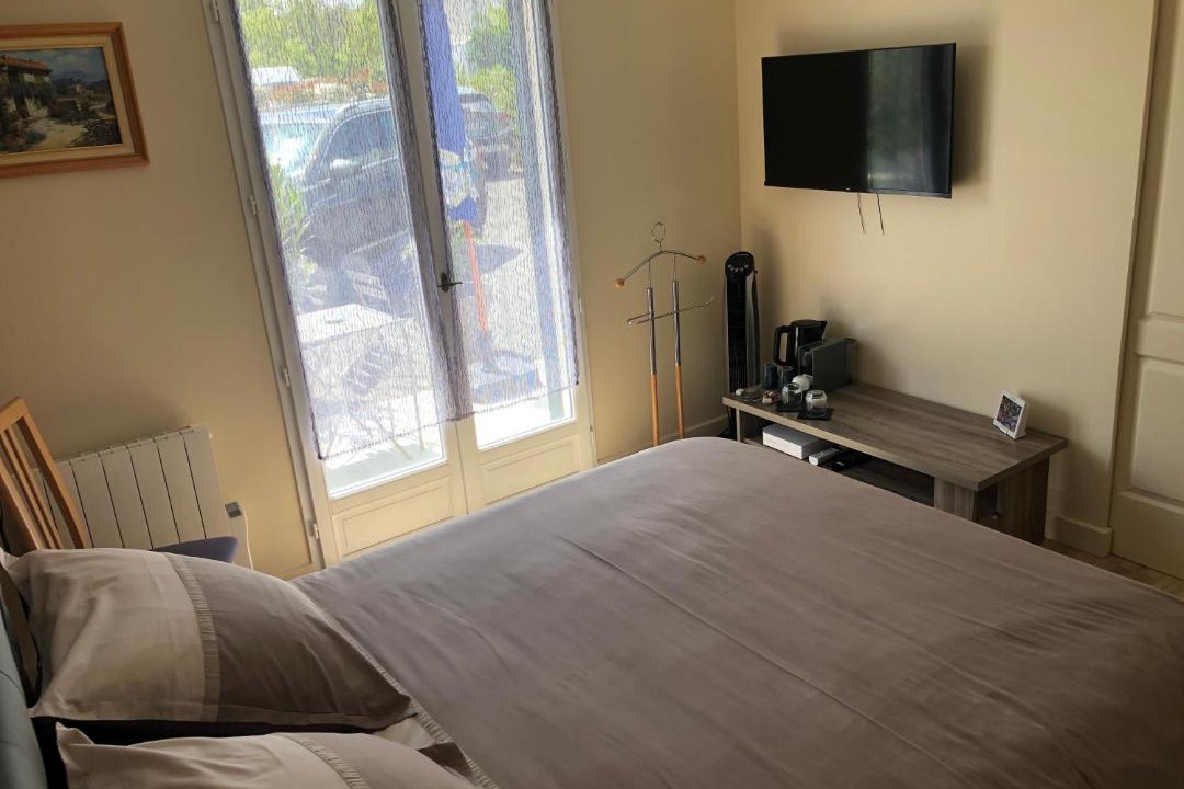 Photo of Bedroom in Saint-Sulpice-et-Cameyrac