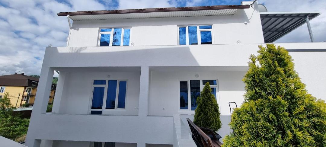 Photo of Buildings in Loo