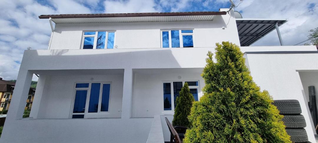 Photo of Buildings in Loo