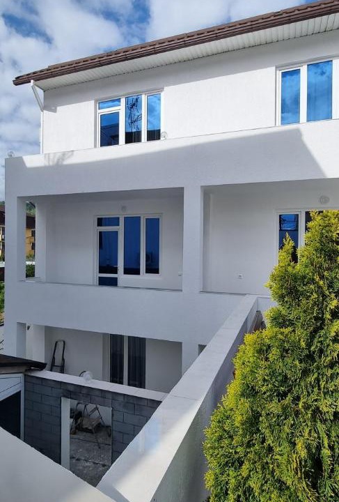 Photo of Buildings in Loo