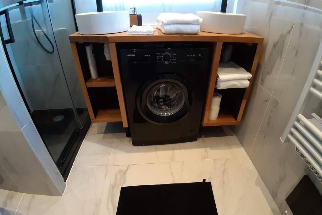 Photo of Others in Avallon