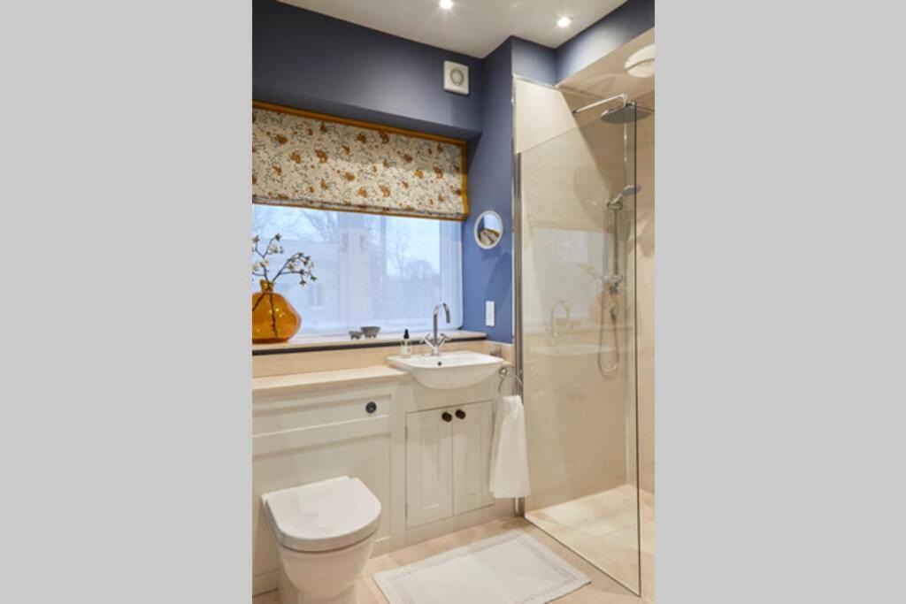 Photo of Bathroom in Alton Barnes