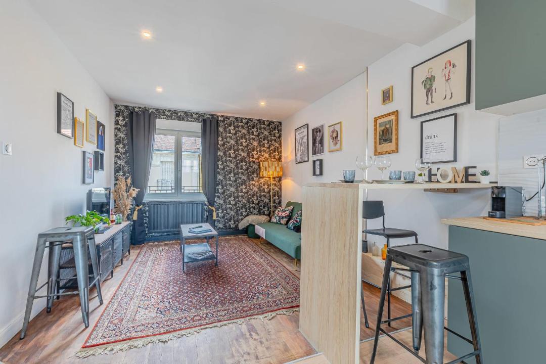 Photo of Others in Sablon