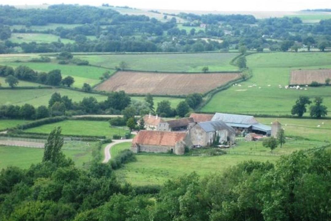 Photo of Buildings in Lormes