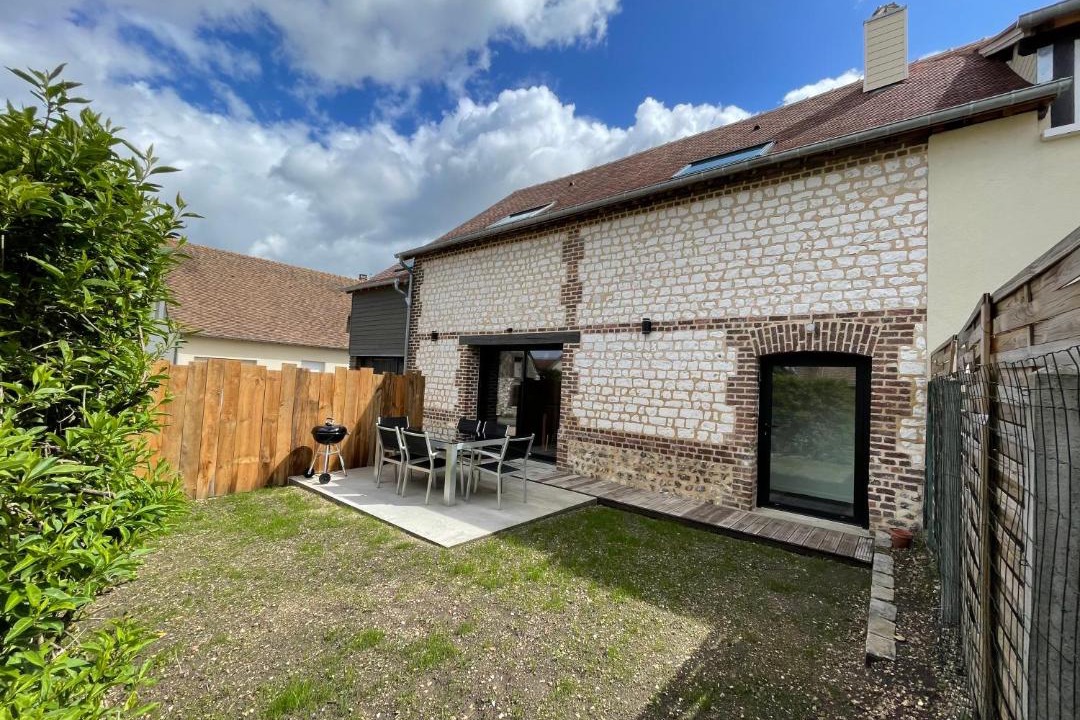 Photo of Buildings in Criquebeuf-sur-Seine