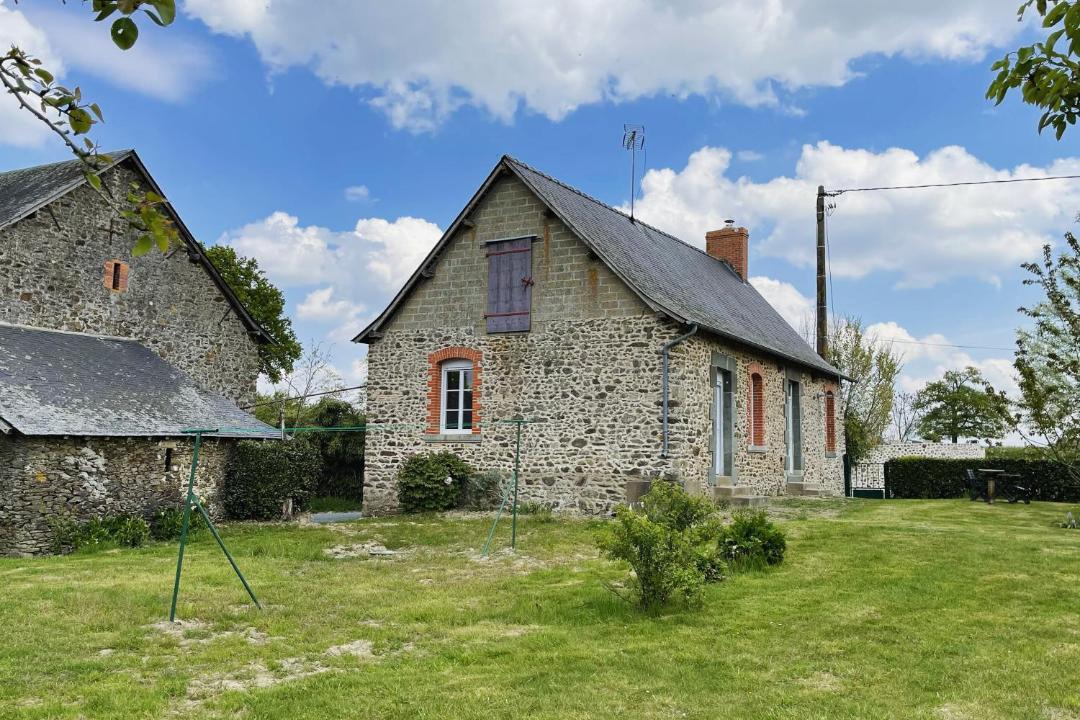 Photo of Buildings in Astille