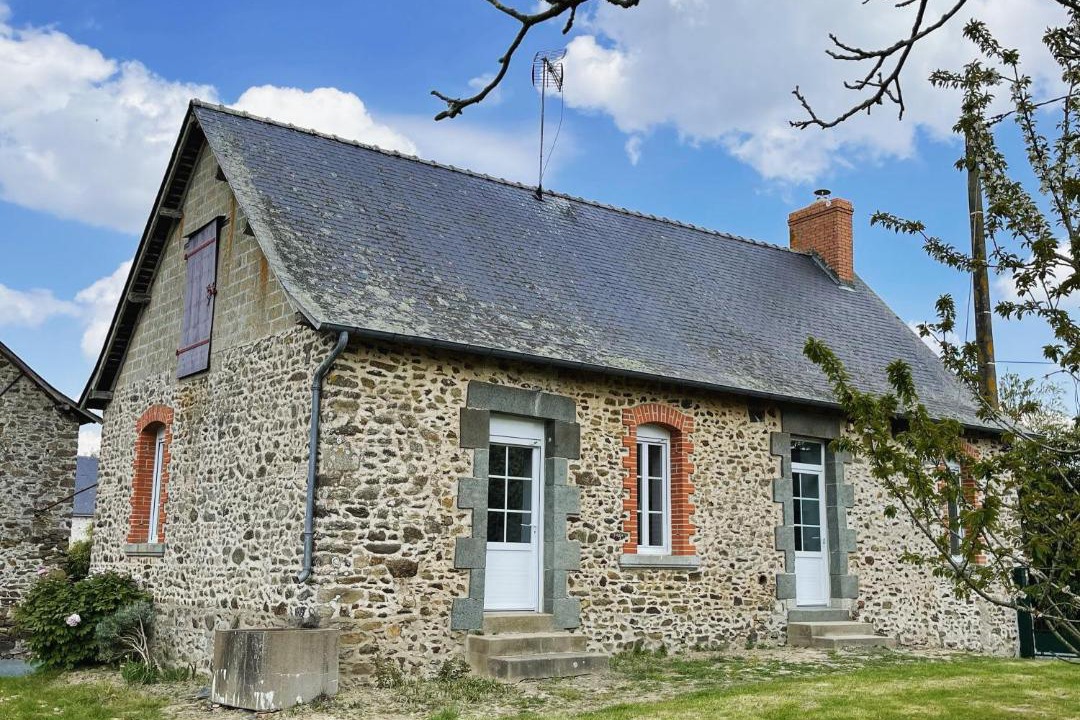 Photo of Buildings in Astille