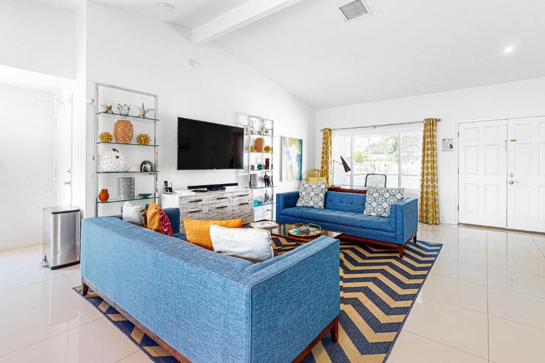 Photo of Livingroom in Desert Park Estates