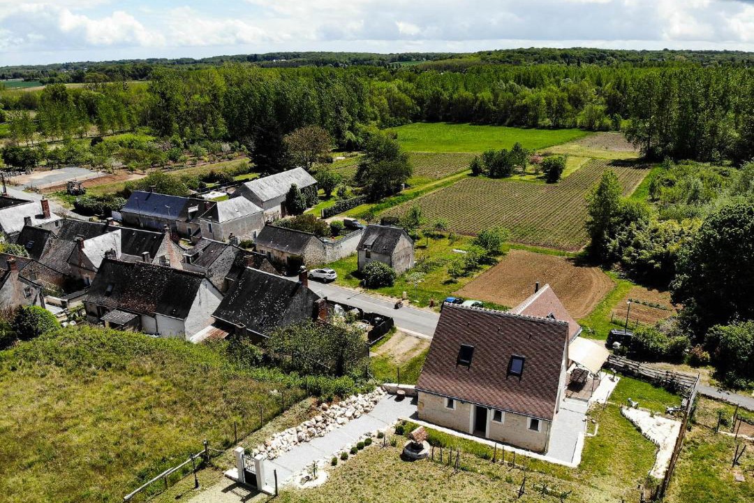 Photo of Buildings in Sache