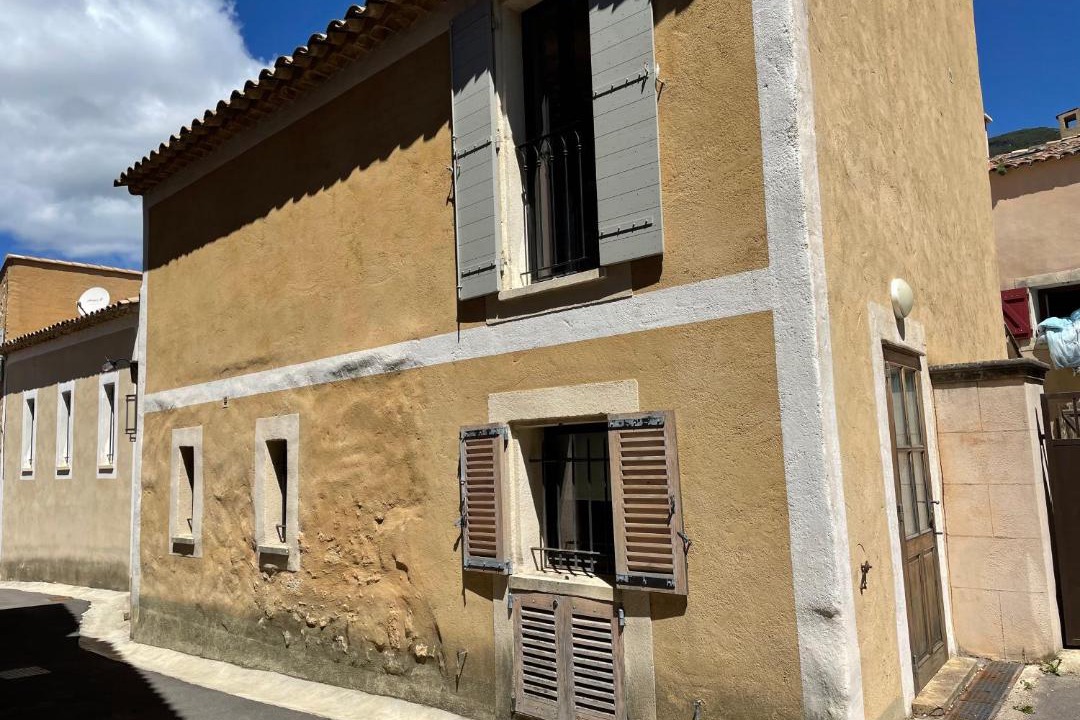 Photo of Buildings in Rustrel