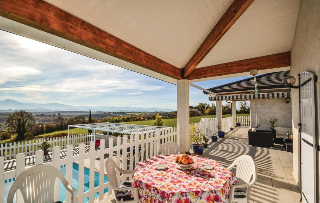 Photo of Others in Arnaud-Guilhem