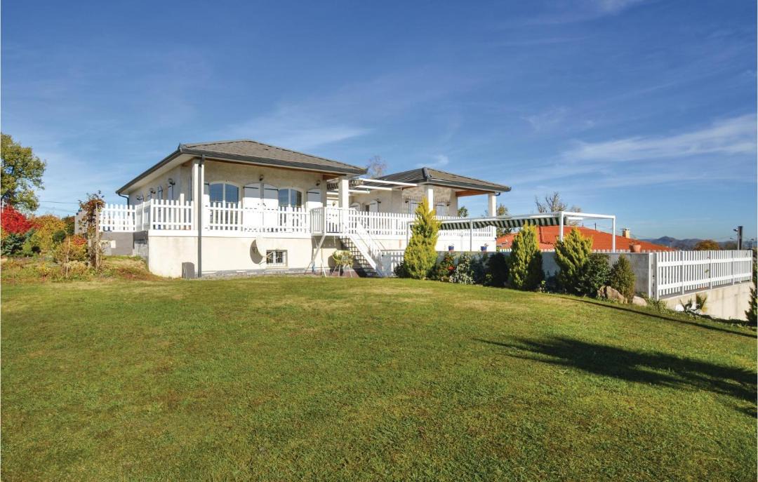 Photo of Others in Arnaud-Guilhem