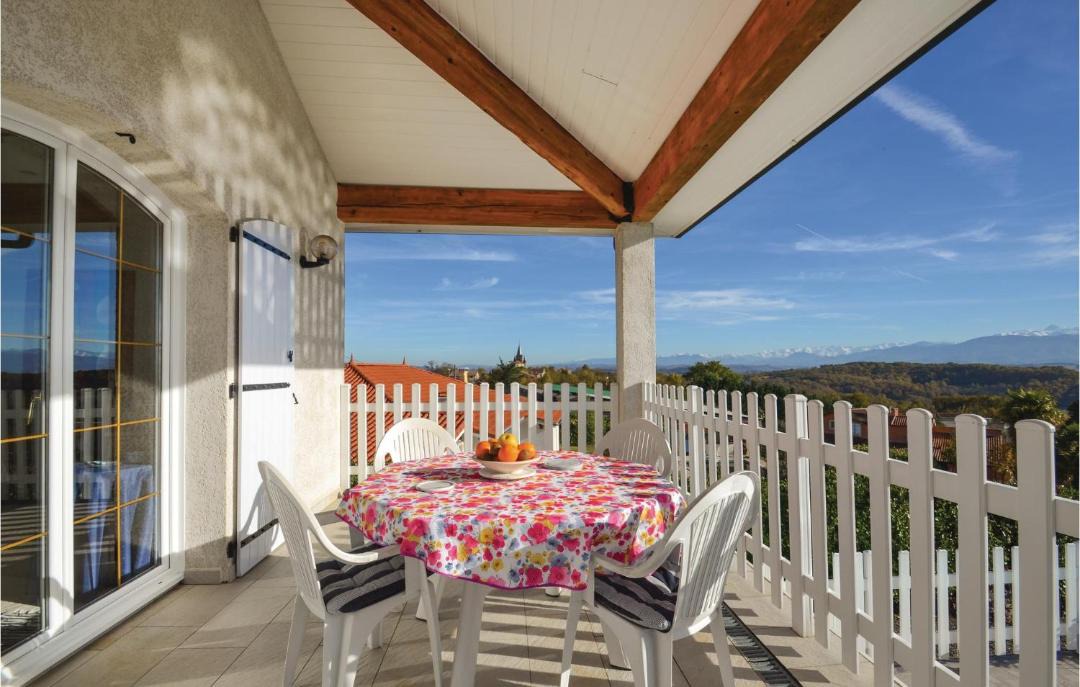 Photo of Others in Arnaud-Guilhem