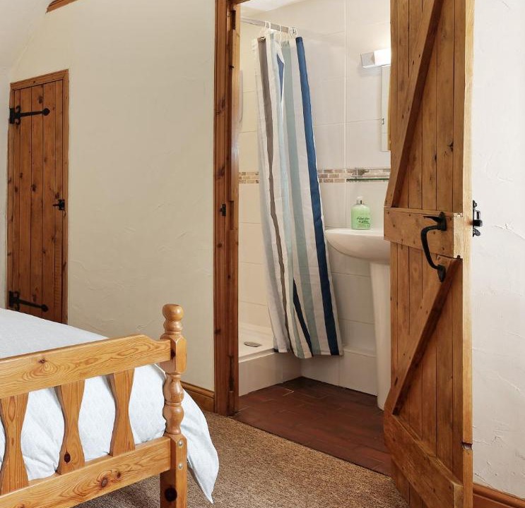 Photo of Others in Etchinghill