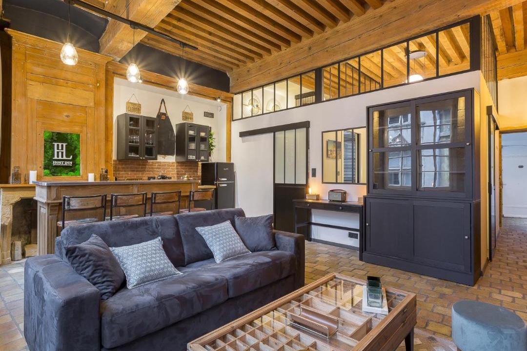 Photo of Others in Old Lyon