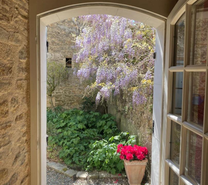 Photo of Others in Lombron