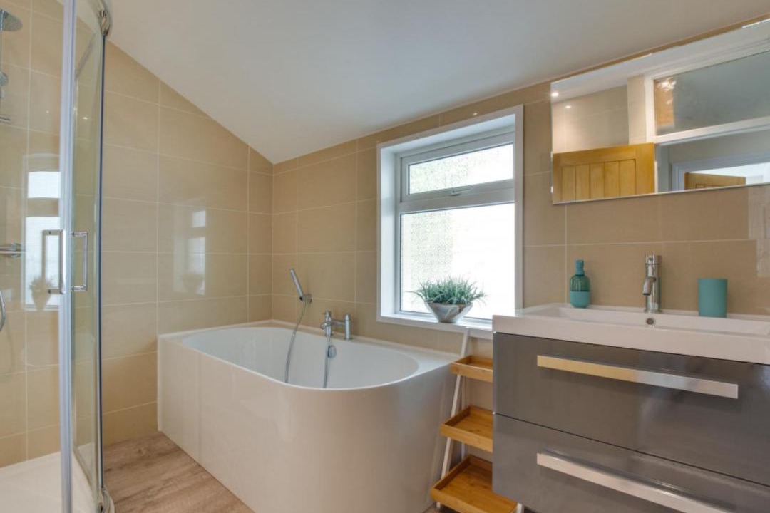 Photo of Bathroom in Looe