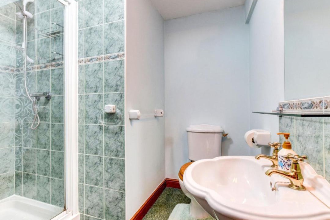 Photo of Bathroom in Kingswood