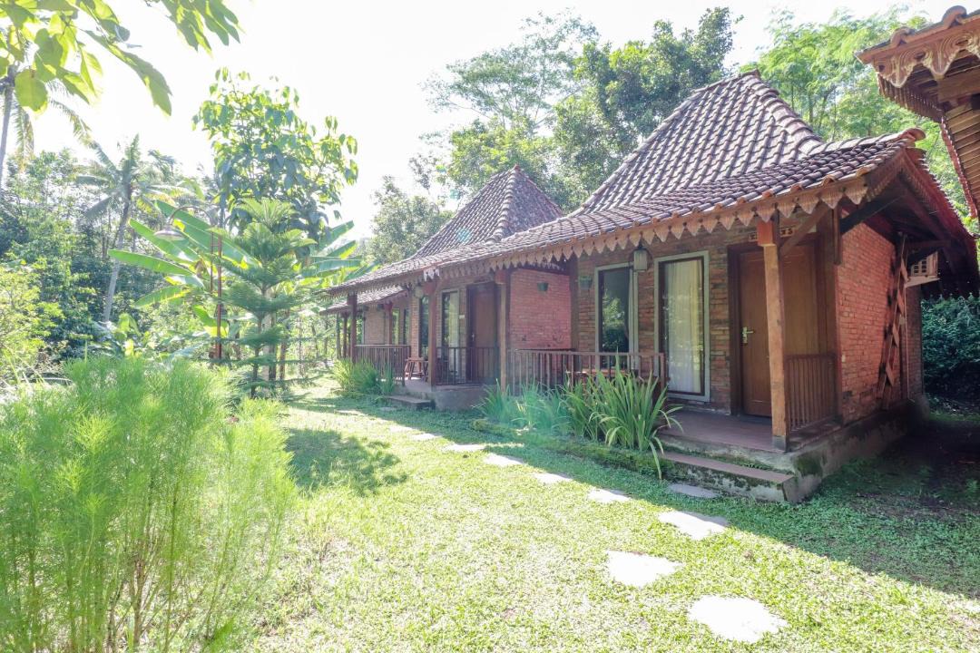 Photo of Buildings in Banjarasri