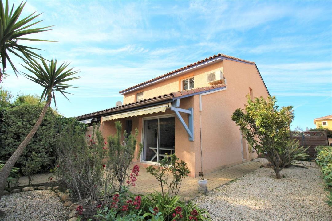 Photo of Buildings in Colline des loisirs