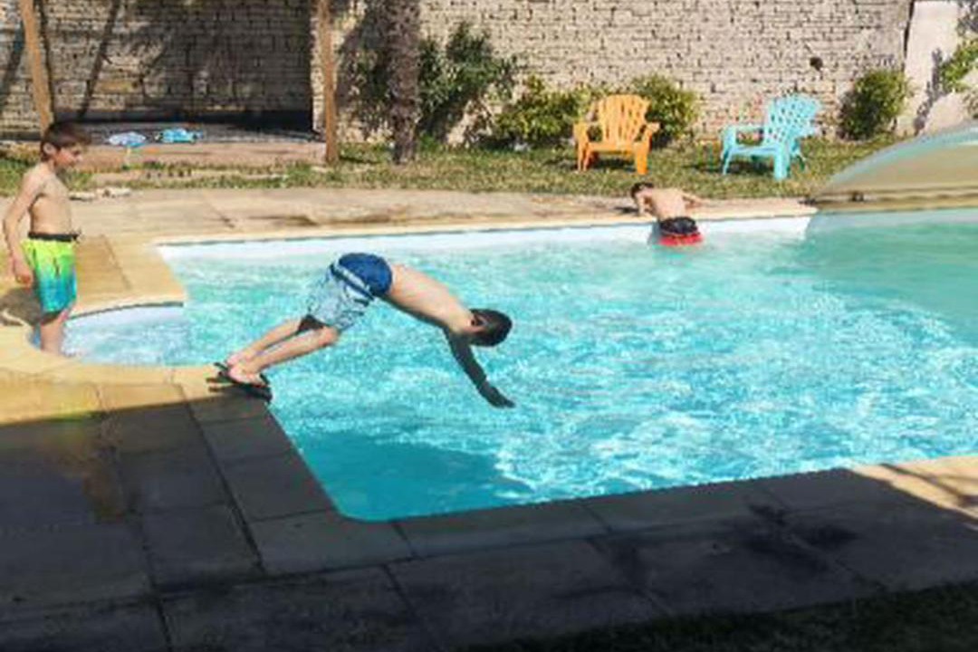 Photo of Human In Picture in Villiers-en-Plaine