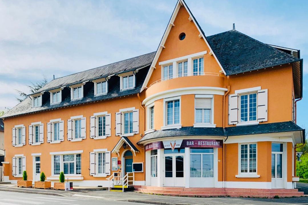 Photo of Others in Vivoin