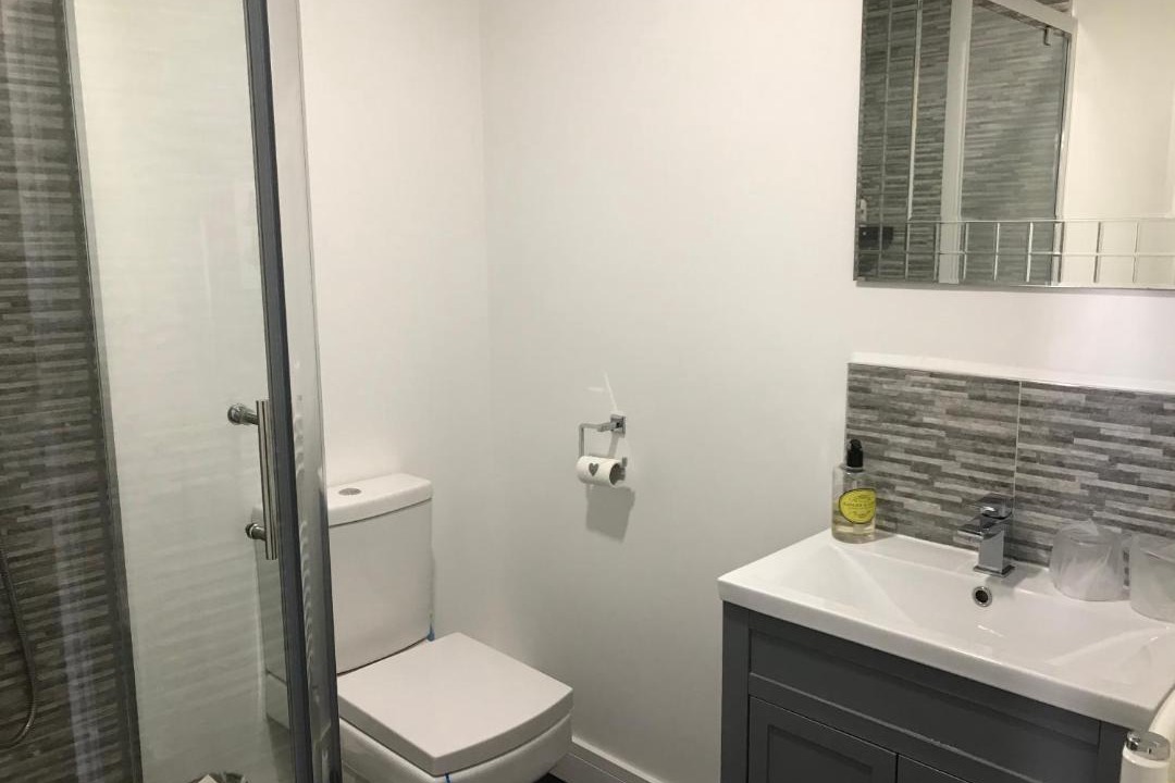 Photo of Bathroom in Handley