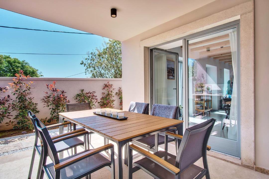 Photo of Patio Balcony in Cove Murtar